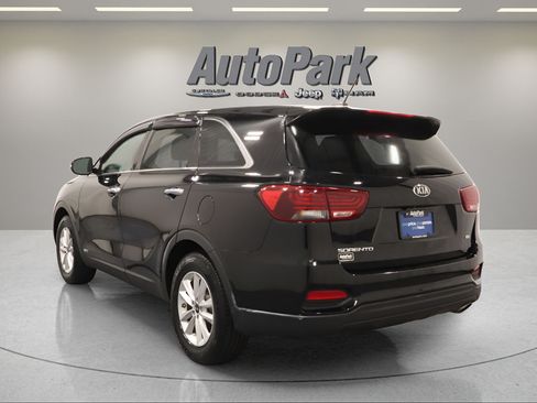 Used 2019 Kia Sorento AWD image 4