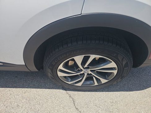 Used 2023 Buick Envision Essence FWD image 10