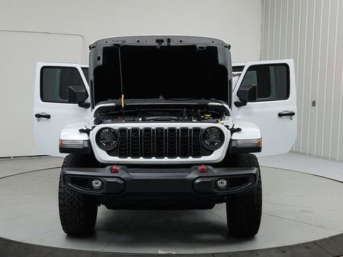 Used 2024 Jeep Wrangler Unlimited Rubicon w/ Technology Group image 10