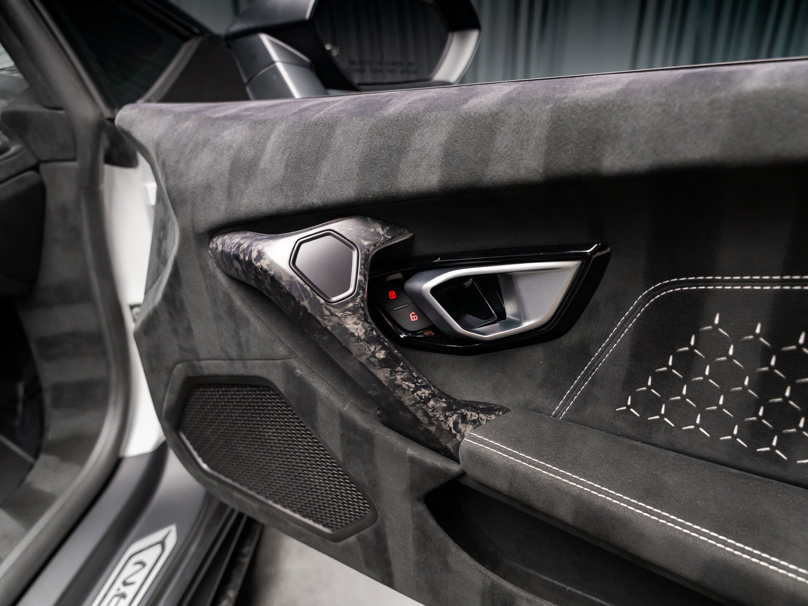 Used 2018 Lamborghini Huracan Performante AWD/4WD image 74