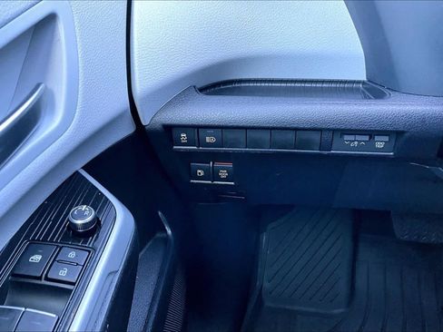 Used 2025 Toyota Sienna XSE FWD image 34