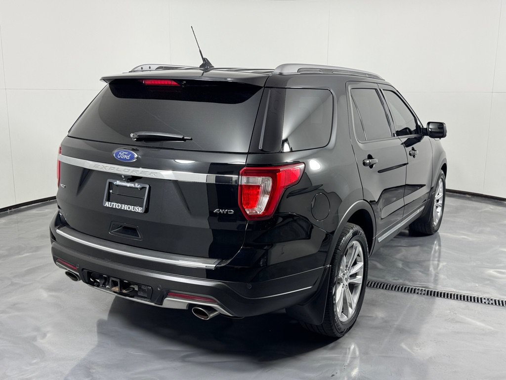 Used 2018 Ford Explorer XLT w/ Equipment Group 202A AWD/4WD image 5