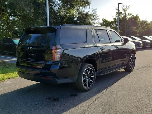 Used 2023 Chevrolet Suburban RST RWD image 5