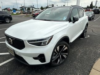 Used 2023 Volvo XC40 B5 Ultimate w/ Climate Package AWD/4WD video 1