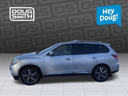 Used 2015 Nissan Pathfinder Platinum w/ Cargo Package image 2