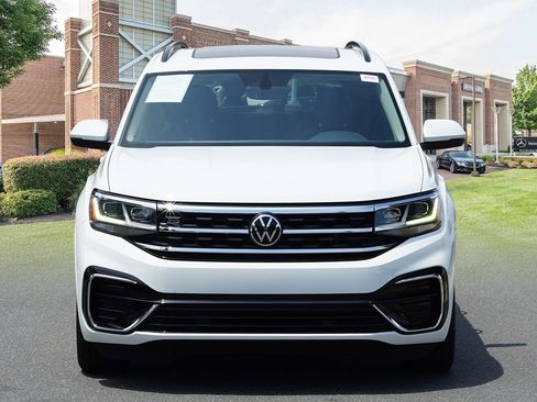 Used 2021 Volkswagen Atlas SE w/ Panoramic Sunroof Package FWD image 2