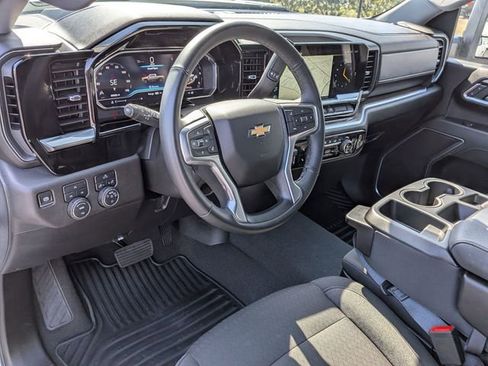 Used 2025 Chevrolet Silverado 2500 LT w/ Convenience Package image 17