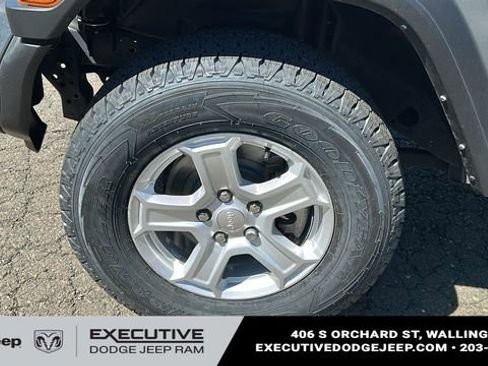 Used 2022 Jeep Wrangler Unlimited Sport w/ Sun And Sound Package AWD/4WD image 5