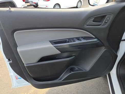 Used 2022 Chevrolet Colorado W/T w/ WT Convenience Package AWD/4WD image 23