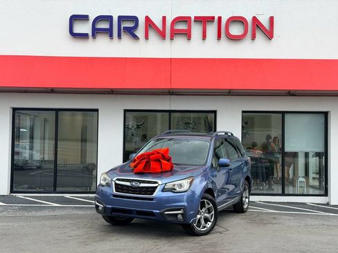 Used 2017 Subaru Forester 2.5i Touring AWD/4WD image 2