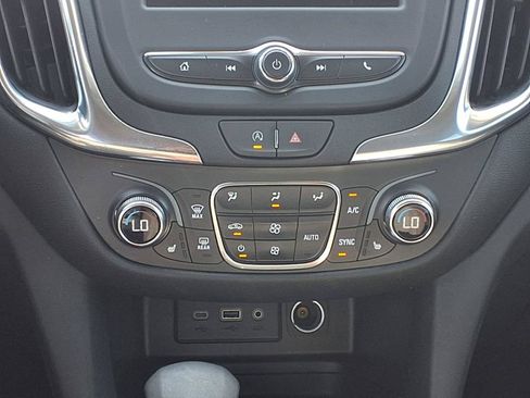 Used 2024 Chevrolet Equinox LT FWD image 15