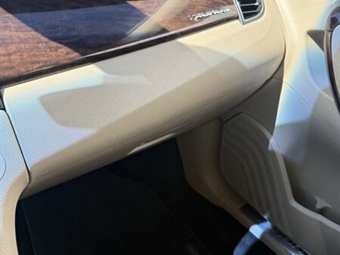 Used 2017 Ford Taurus Limited image 22