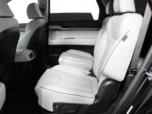 Used 2025 Hyundai Palisade SEL FWD image 24