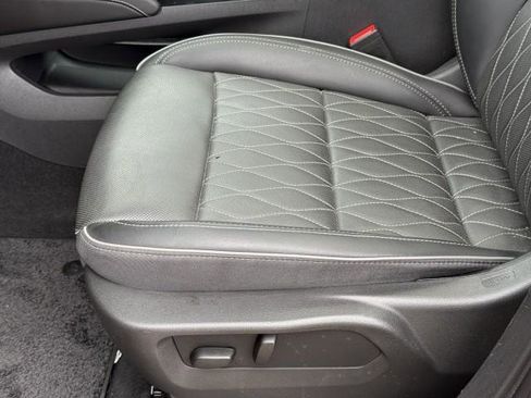 Used 2023 Buick Envision Avenir AWD/4WD image 18