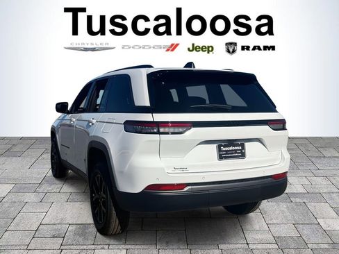 New 2026 Jeep Grand Cherokee Altitude RWD image 5
