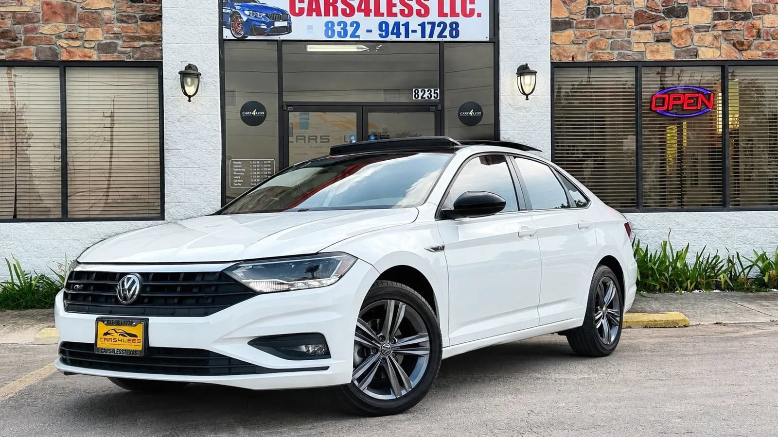 Used 2019 Volkswagen Jetta R-Line FWD image 1