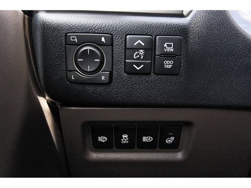 Used 2022 Lexus GX 460 Luxury w/ Off Road Package AWD/4WD image 26