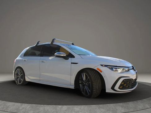 Used 2024 Volkswagen Golf R image 8