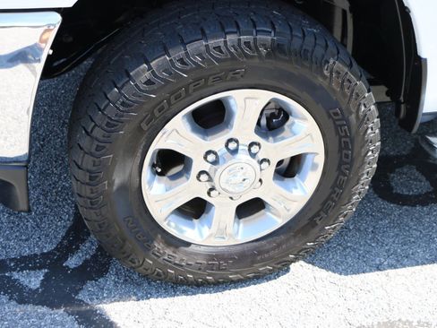 Used 2024 RAM 2500 Big Horn AWD/4WD image 14