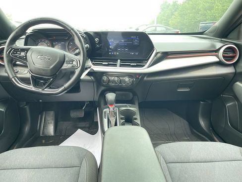Used 2024 Chevrolet Trax RS w/ Driver Confidence Package FWD image 18