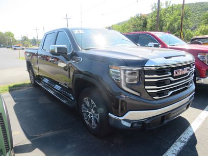 Used 2022 GMC Sierra 1500 SLT w/ SLT Convenience Package
