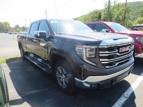Used 2022 GMC Sierra 1500 SLT w/ SLT Convenience Package image 1