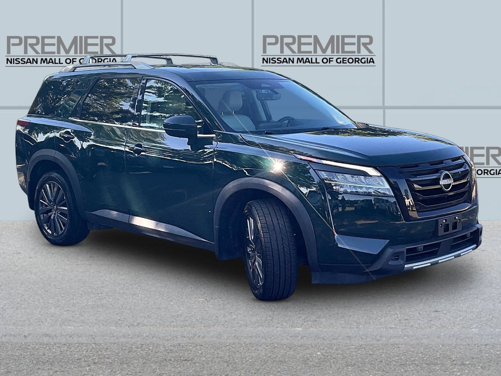Certified 2023 Nissan Pathfinder SL w/ SL Premium Package AWD/4WD image 3
