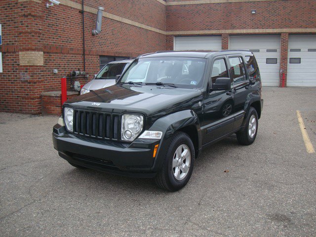 Used 2010 Jeep Liberty Sport AWD/4WD image 1