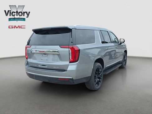 Used 2023 GMC Yukon XL SLT AWD/4WD image 18