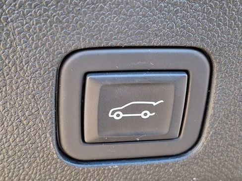 Certified 2024 Cadillac Escalade ESV Premium Luxury image 27