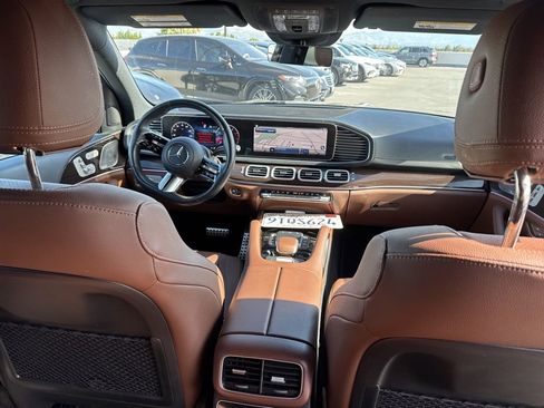 Used 2025 Mercedes-Benz GLS 450 4MATIC image 8