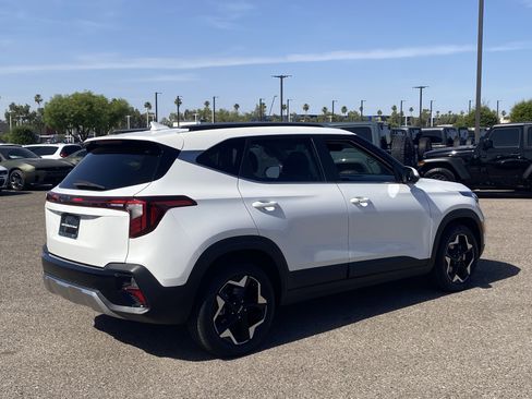 Certified 2024 Kia Seltos EX FWD image 5