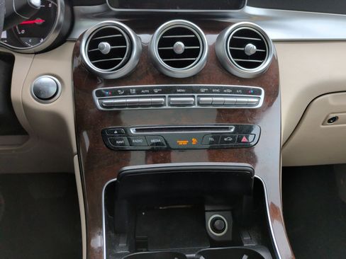 Used 2018 Mercedes-Benz GLC 300 300 image 22