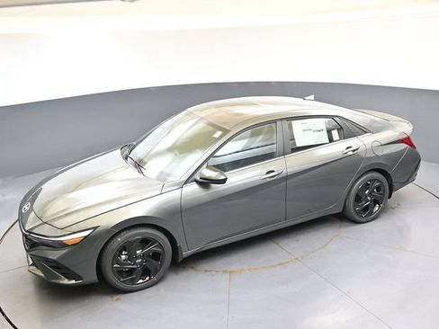 Used 2026 Hyundai Elantra SEL Sport Premium w/ Cargo Package FWD image 48