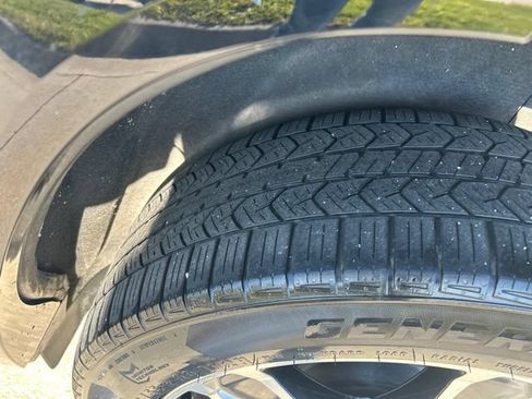 Used 2019 GMC Acadia Denali w/ Technology Package FWD image 43