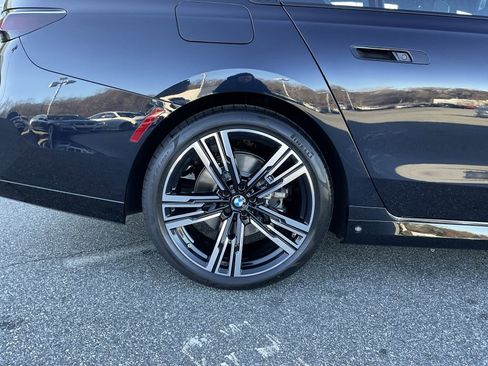 Certified 2023 BMW 740i image 23