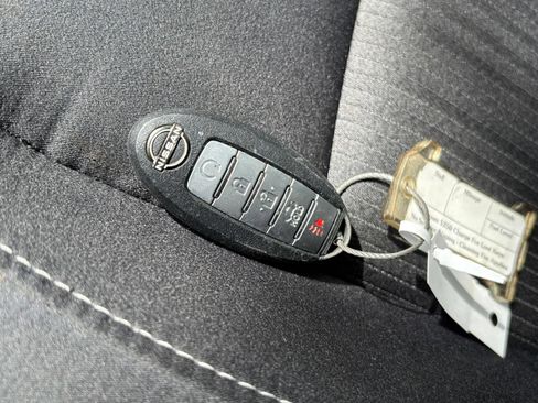 Used 2025 Nissan Altima 2.5 SV FWD image 21