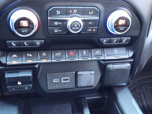 Used 2019 GMC Sierra 1500 AT4 w/ AT4 Premium Package image 18