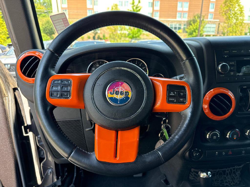 Used 2016 Jeep Wrangler Unlimited Sahara w/ Connectivity Group AWD/4WD image 23