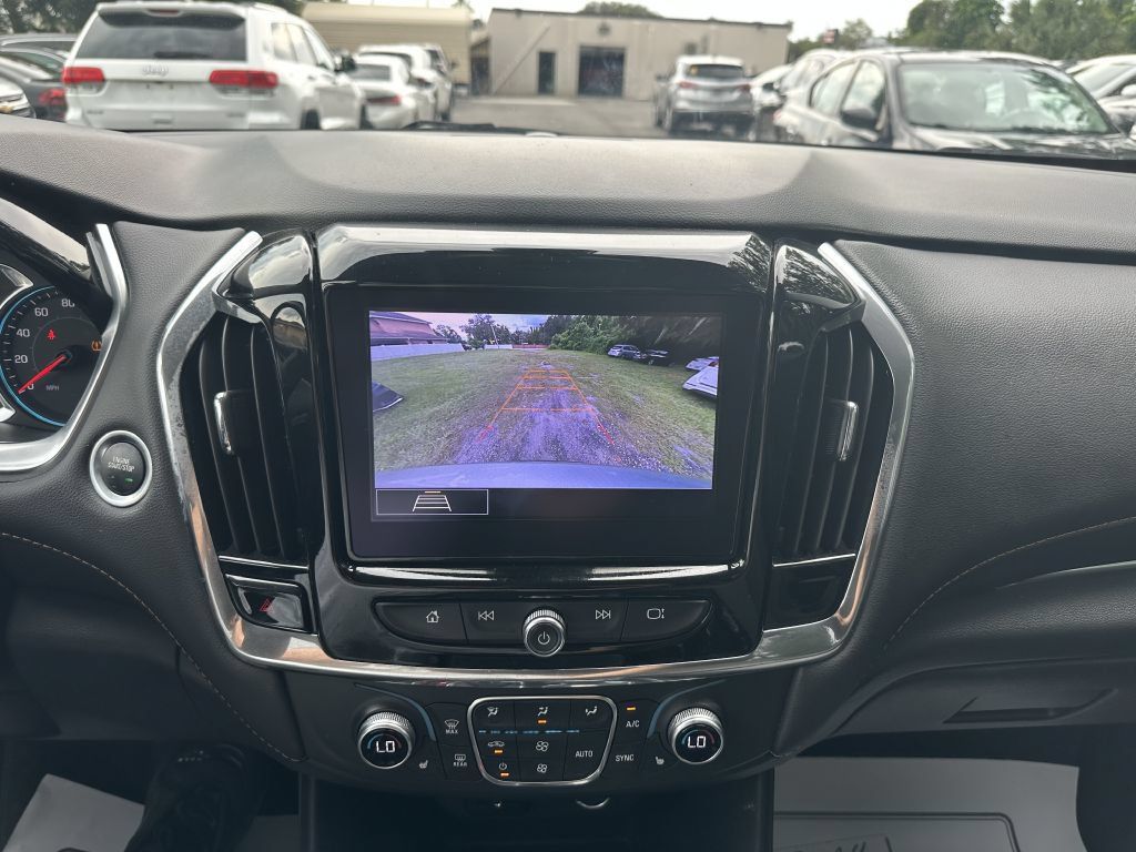 Used 2020 Chevrolet Traverse LT FWD image 10