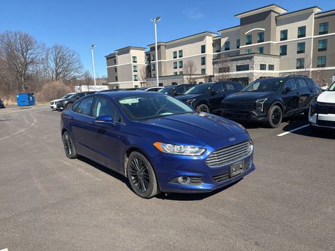 Used 2015 Ford Fusion SE w/ Equipment Group 201A image 3