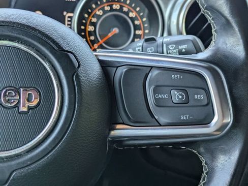Used 2020 Jeep Wrangler Unlimited Sahara AWD/4WD image 24
