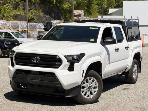 Used 2024 Toyota Tacoma SR AWD/4WD image 1