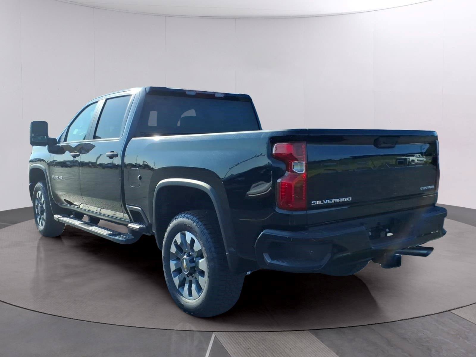 New 2026 Chevrolet Silverado 2500 Custom w/ Custom Value Package AWD/4WD image 3