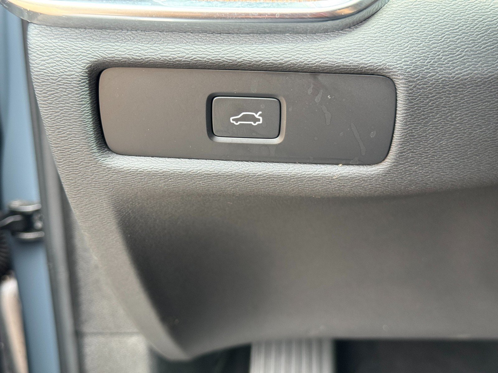 Used 2024 Volvo S60 B5 Plus AWD/4WD image 19