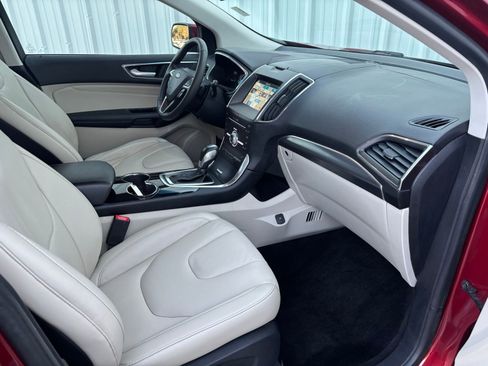 Used 2017 Ford Edge Titanium w/ Technology Package image 37