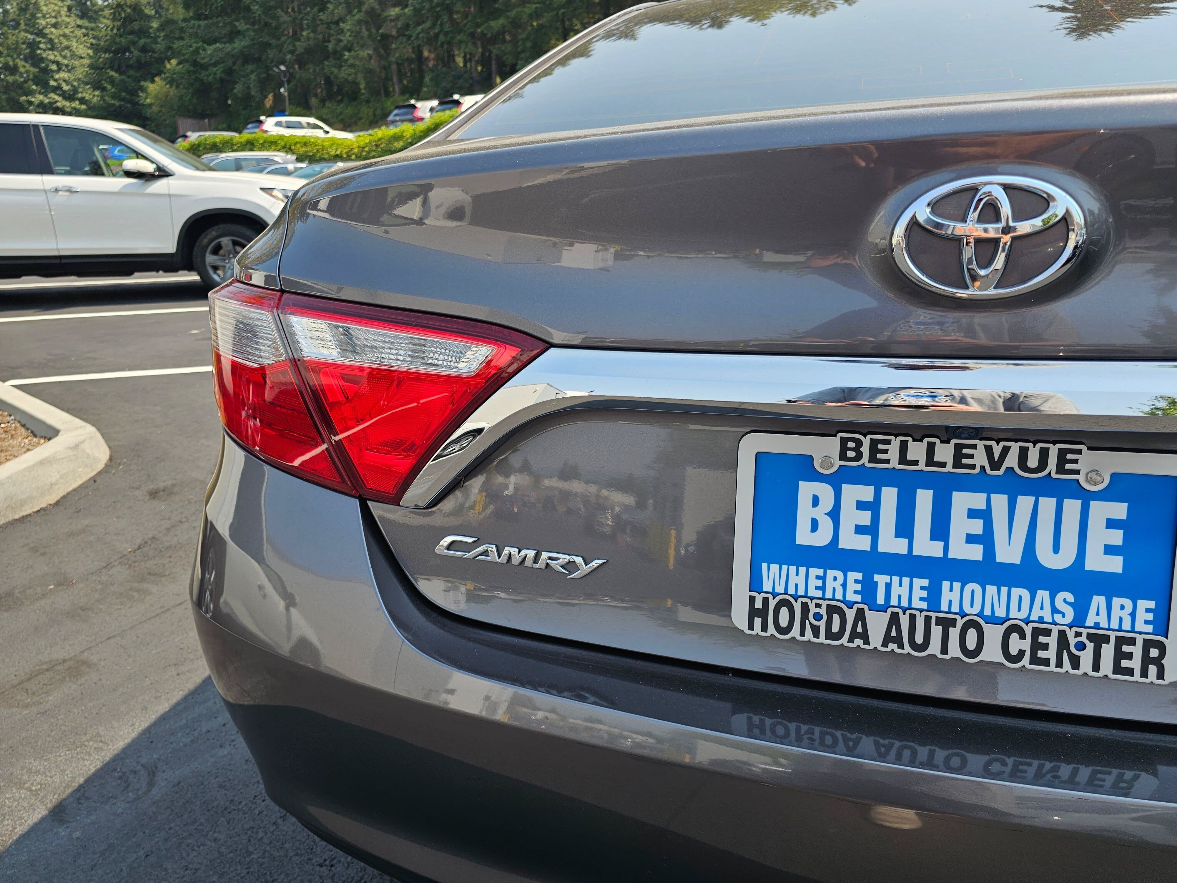 Used 2017 Toyota Camry XLE FWD image 16