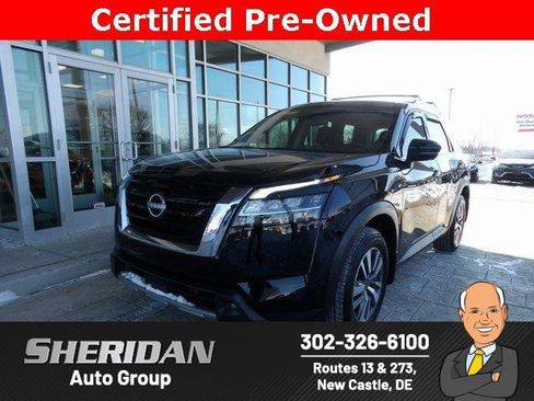 Certified 2024 Nissan Pathfinder SL image 1