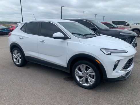 Used 2024 Buick Encore GX Preferred image 1