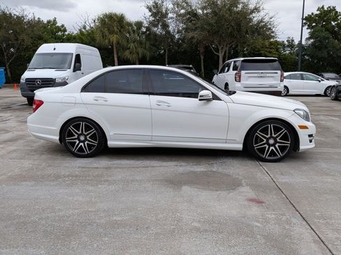 Used 2013 Mercedes-Benz C 250 Sedan image 4